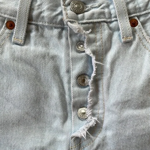 Levi’s 501 Distressed Light Wash Shorts - Picture 4 of 9